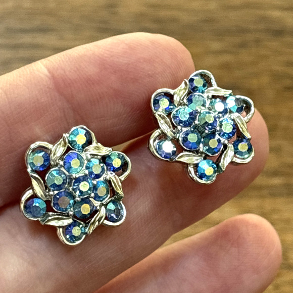 Vintage Longcraft Earrings Silver & Light Blue AB Rhinestones Round Screwbacks - Picture 6 of 6